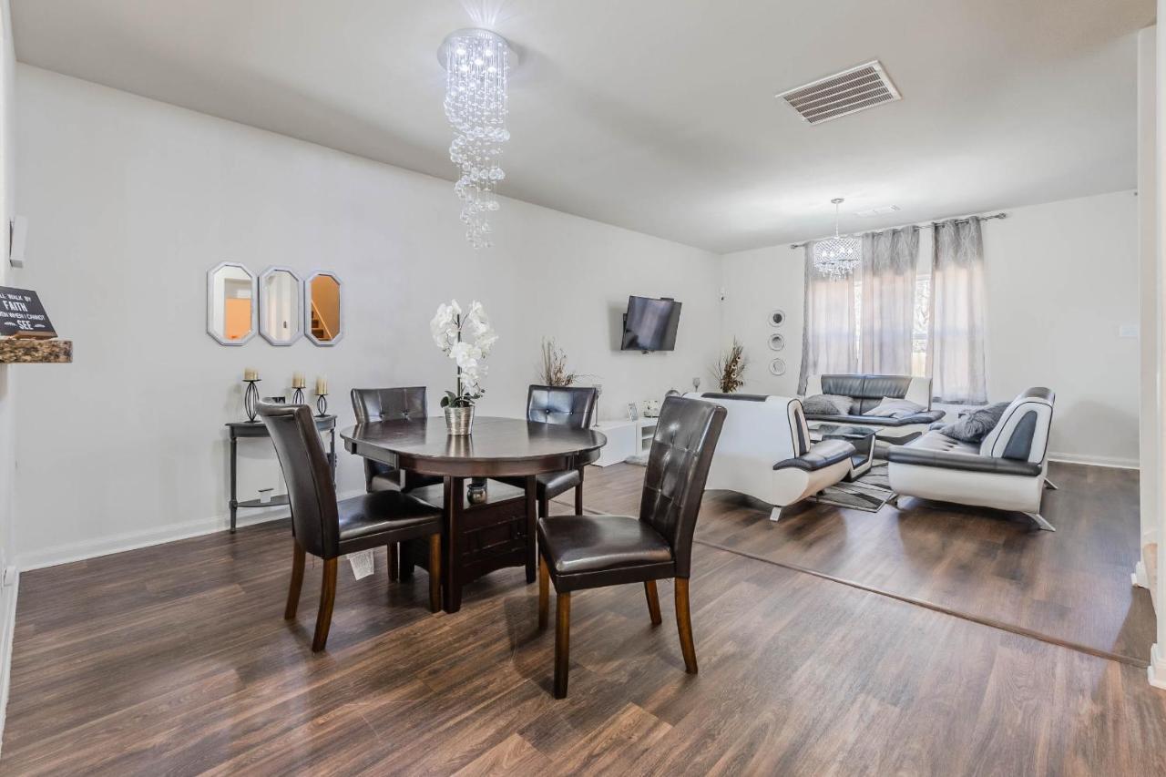 Luxury 5Br Dallas Retreat With Business Amenities - Perfect For Business Travelers, Families & Groups エクステリア 写真