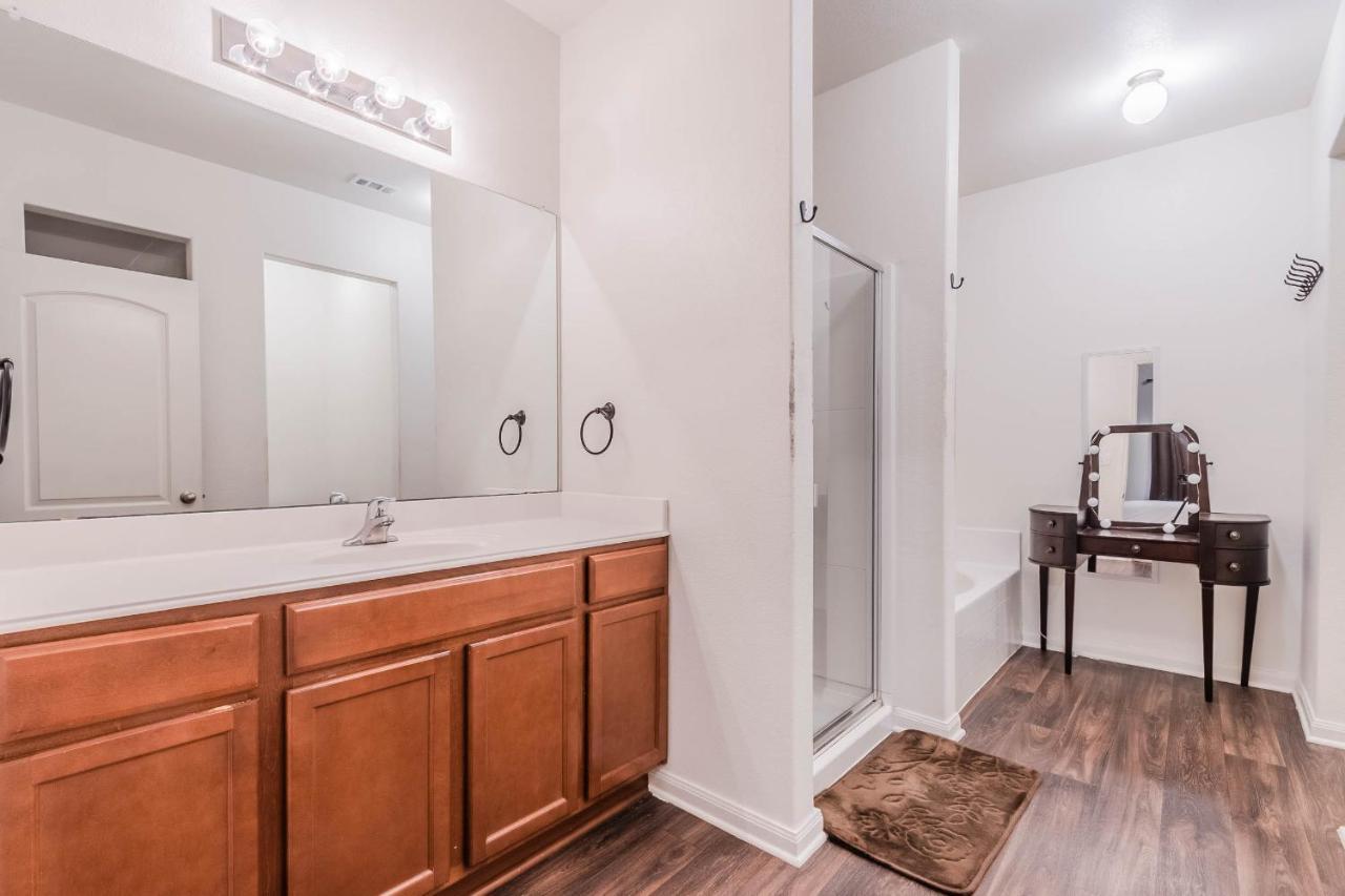 Luxury 5Br Dallas Retreat With Business Amenities - Perfect For Business Travelers, Families & Groups エクステリア 写真