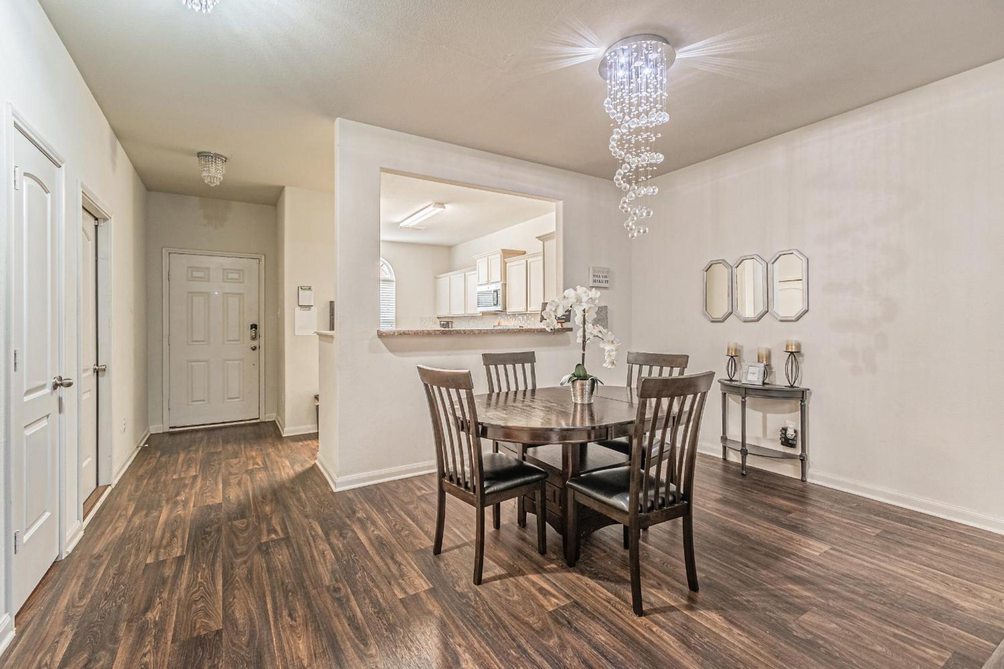 Luxury 5Br Dallas Retreat With Business Amenities - Perfect For Business Travelers, Families & Groups エクステリア 写真