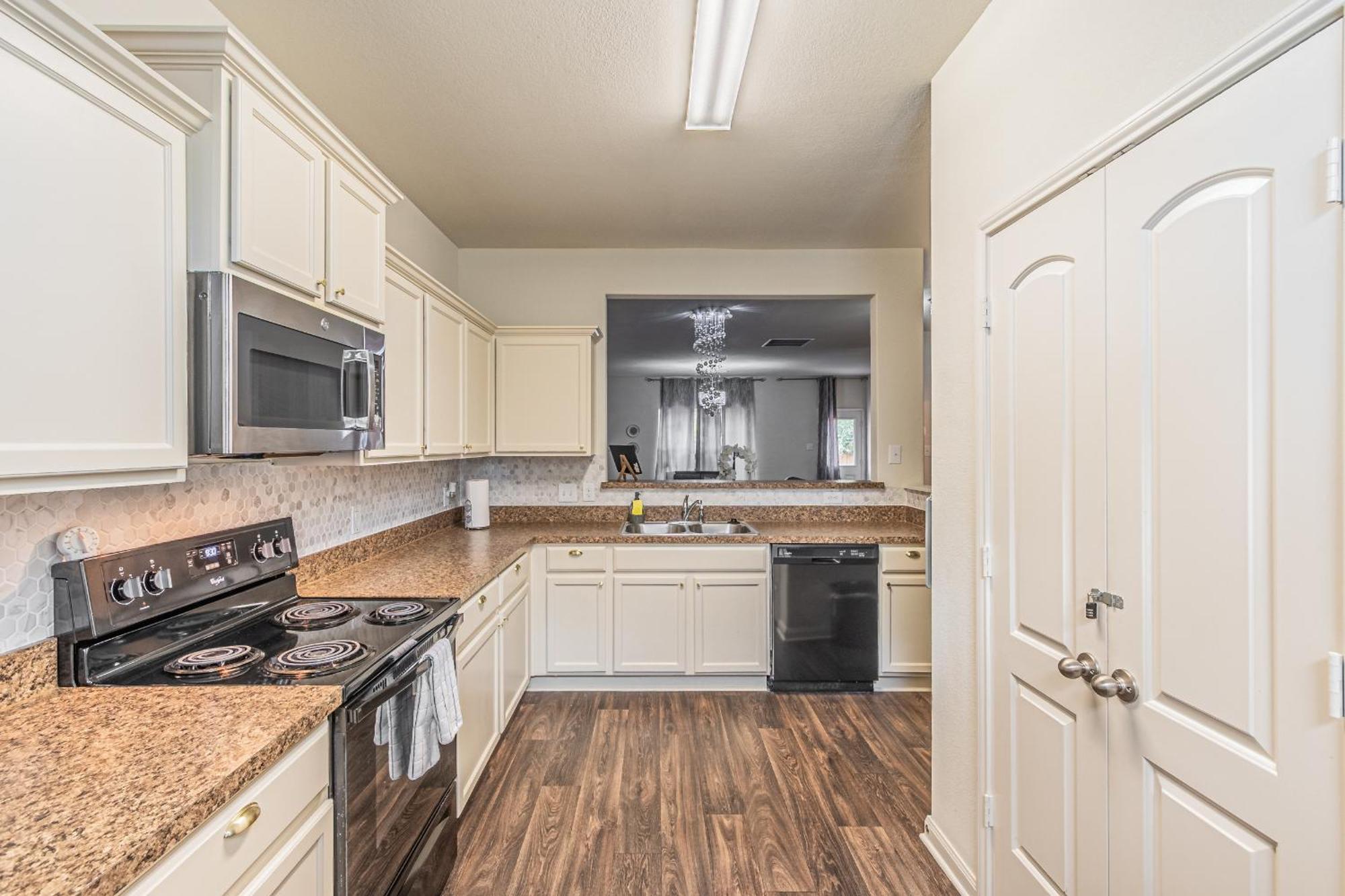Luxury 5Br Dallas Retreat With Business Amenities - Perfect For Business Travelers, Families & Groups エクステリア 写真