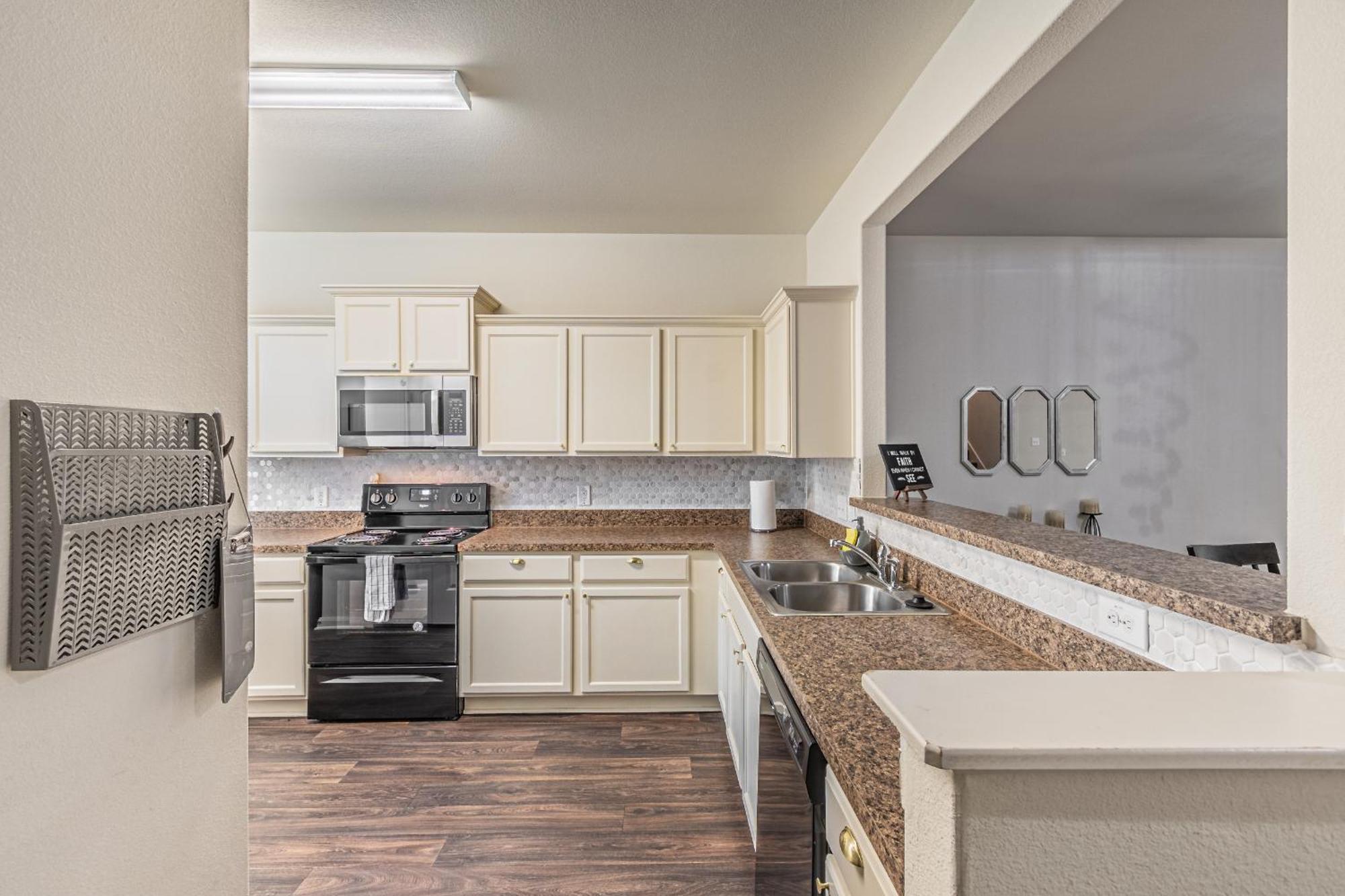 Luxury 5Br Dallas Retreat With Business Amenities - Perfect For Business Travelers, Families & Groups エクステリア 写真