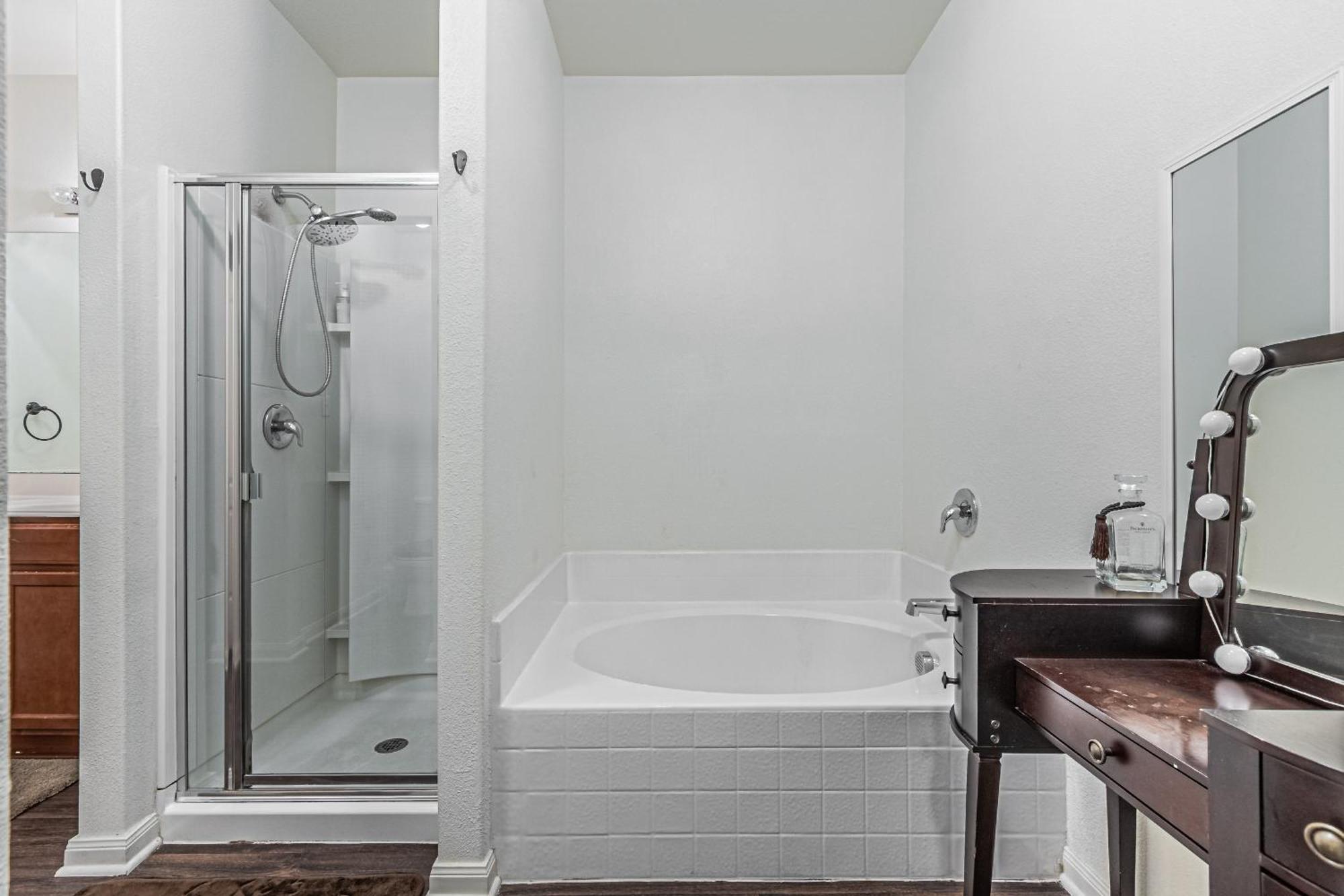 Luxury 5Br Dallas Retreat With Business Amenities - Perfect For Business Travelers, Families & Groups エクステリア 写真