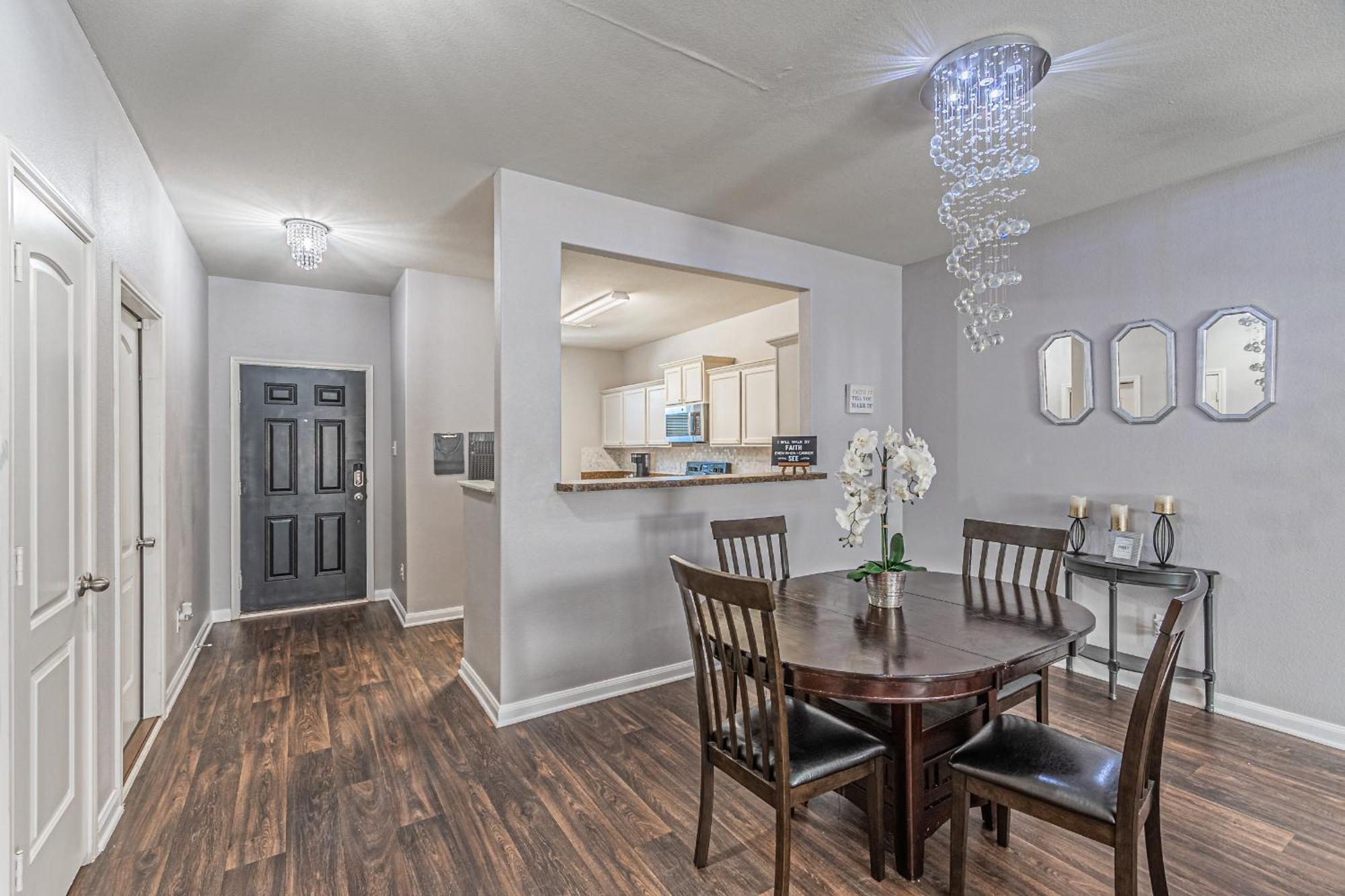 Luxury 5Br Dallas Retreat With Business Amenities - Perfect For Business Travelers, Families & Groups エクステリア 写真