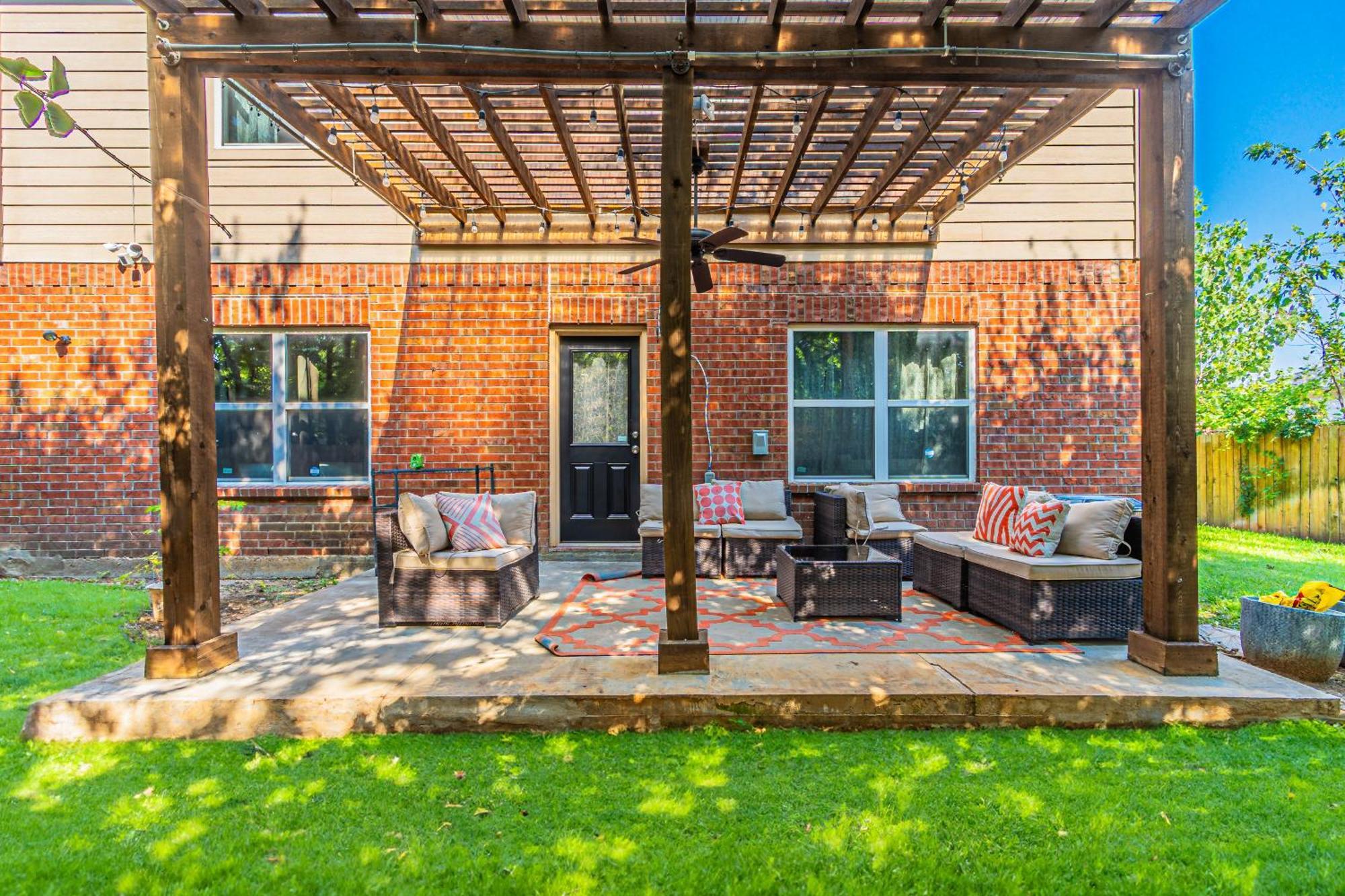 Luxury 5Br Dallas Retreat With Business Amenities - Perfect For Business Travelers, Families & Groups エクステリア 写真