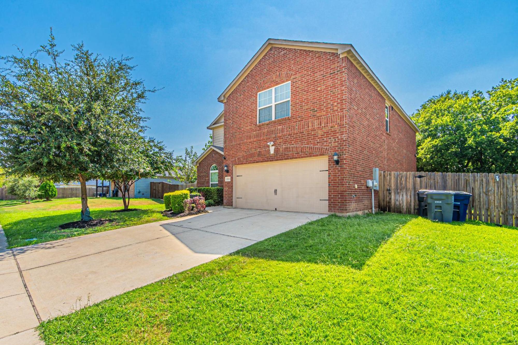 Luxury 5Br Dallas Retreat With Business Amenities - Perfect For Business Travelers, Families & Groups エクステリア 写真